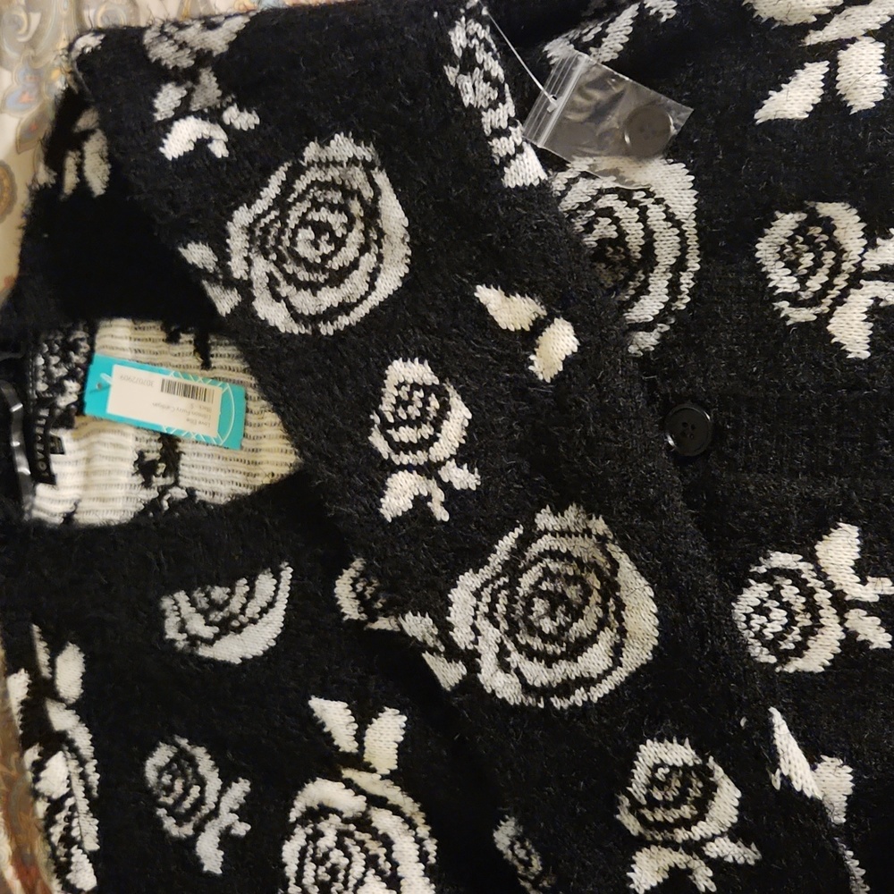 Sweater - Picture 3 of 4